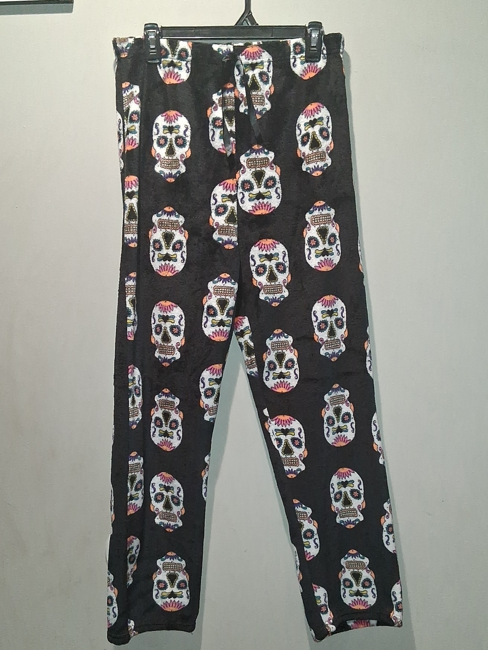 Juniors Black Skull Print Lounge Pants - Sugar Skull Pattern